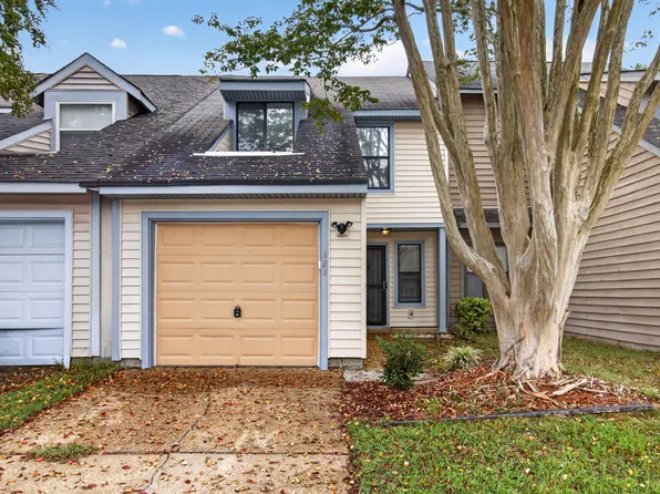 323 Elderwood Ct, Virginia Beach, VA 23462