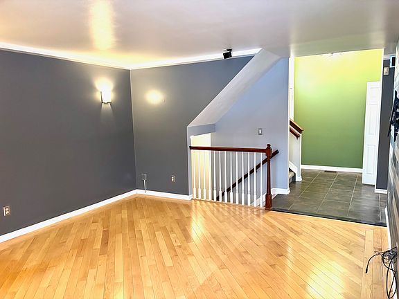 3rd image of 24540 Pinehurst Ave