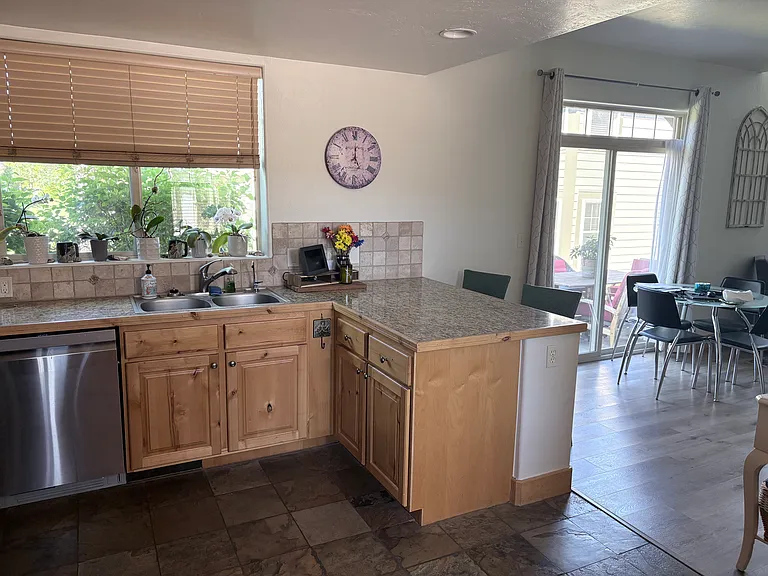 6078 N Fox Pointe Cir #C-2 — Photo 4