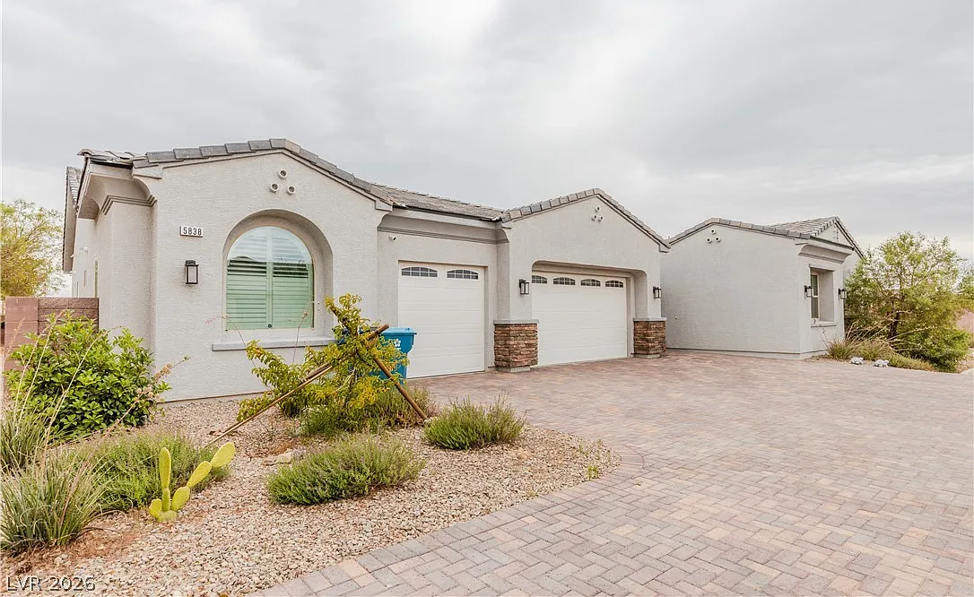 4 bed, 3.0 bath, 2745 sqft, $3,495 — Photo 3
