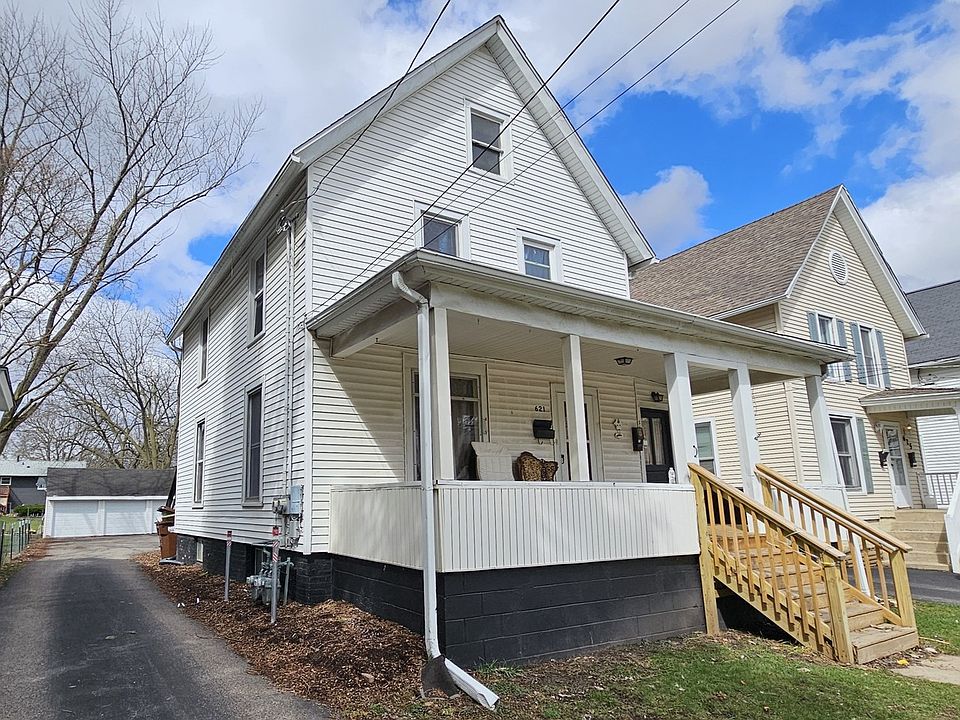 621 Wheeler St, Woodstock, IL 60098 | Zillow