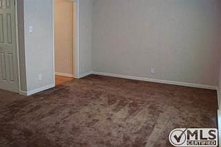 4th image of 1625 River Oaks Dr