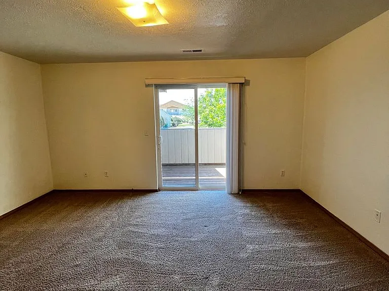 5503 Glenridge Way — Photo 14