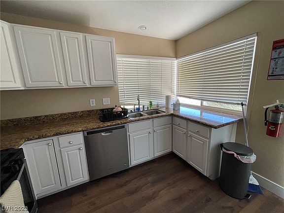 5th image of 5572 Latigo St