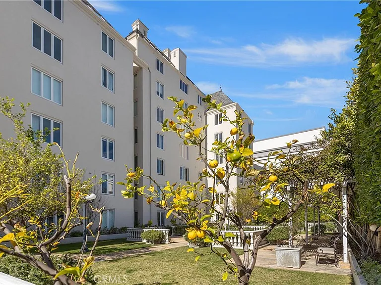 1424 N Crescent Heights Blvd #20 — Photo 41