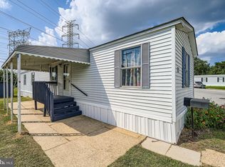 27 Vista Mobile Dr, Dundalk, MD 21222