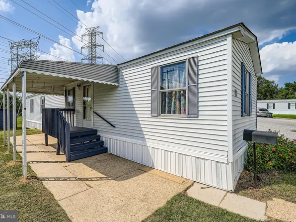 27 Vista Mobile Dr, Dundalk, MD 21222