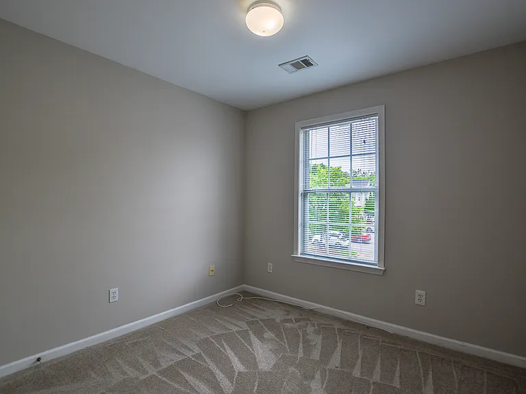 2716 Ashleigh Ln — Photo 24