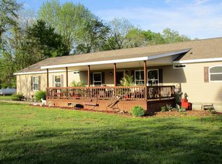 107 Hemlock Ln, Flora, IL 62839