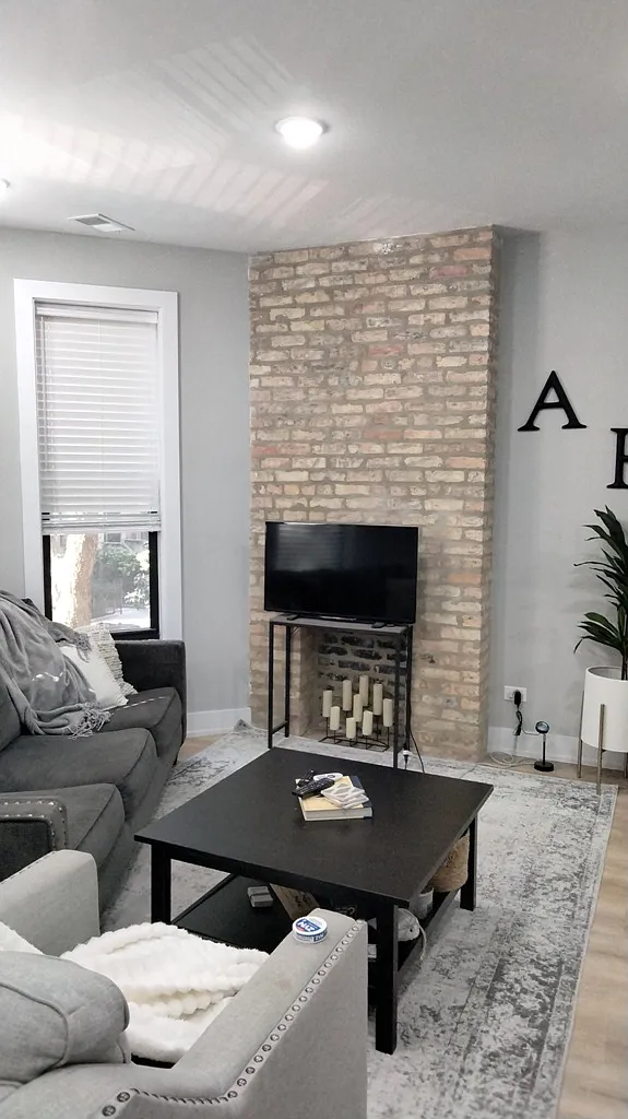 2 bed, 1150 sqft, $4,275 — Photo 2