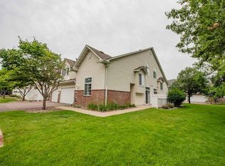 2684 Mallard Dr, Woodbury, MN 55125