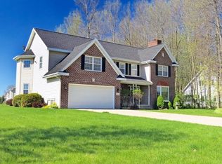 401 Wild Oak Dr, Manitowoc, WI 54220