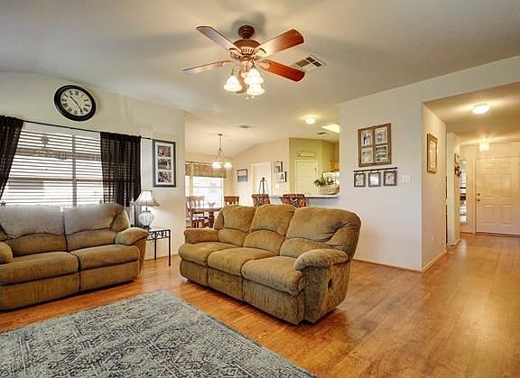 4th image of 1224 Leah Ln