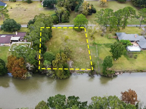 Chalfonte Crescent Rd, New Iberia, LA 70563