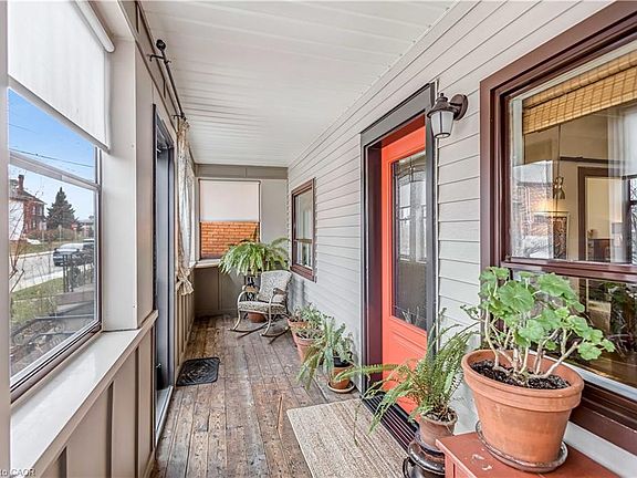 3rd image of 135 Macaulay St E