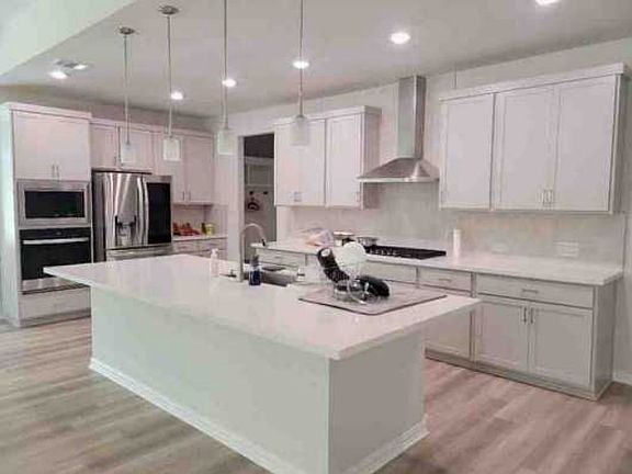 3rd image of 2305 Valencia Dr #1