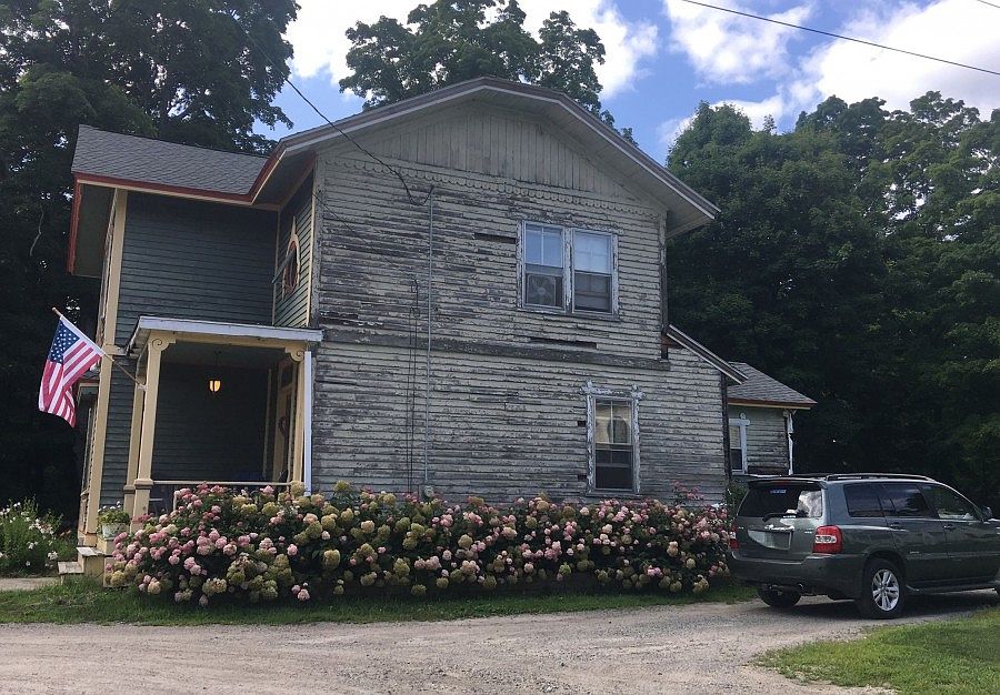 2nd image of 10 Hale Pl