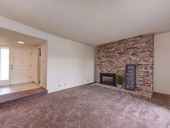 5th image of 415 Riverview Dr