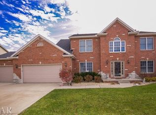 3911 Brookline Ln, Bloomington, IL 61705