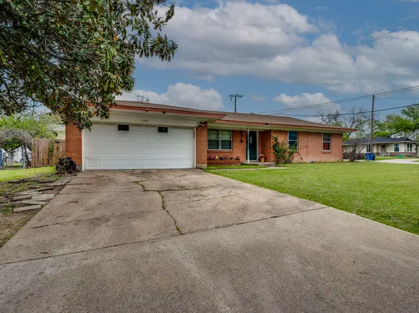 1400 Nichols St, Ennis, TX 75119