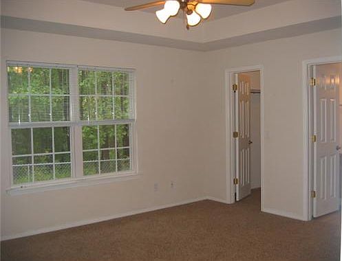 5th image of 67 Northampton Ln