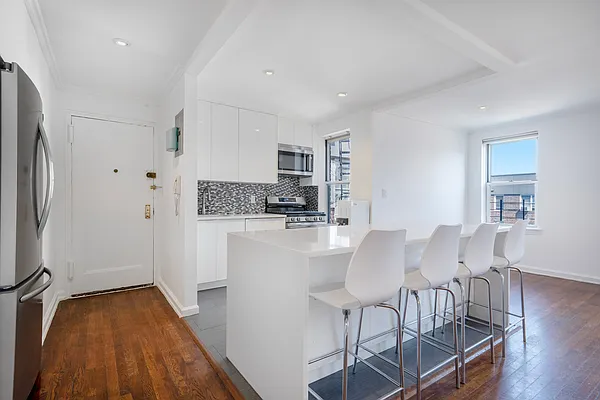Rented by Lexington Real Estate Group | media 2
