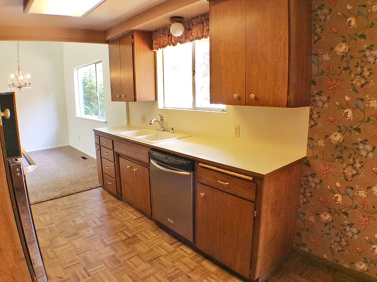 15220 NE 3rd Pl — Photo 11
