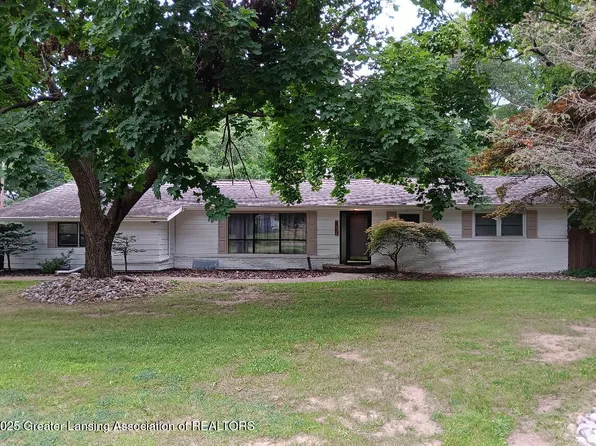 1504 Forest Hills Dr, Okemos, MI 48864