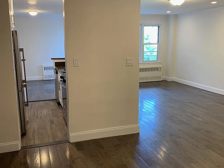 1160 Midland Ave — Photo 8