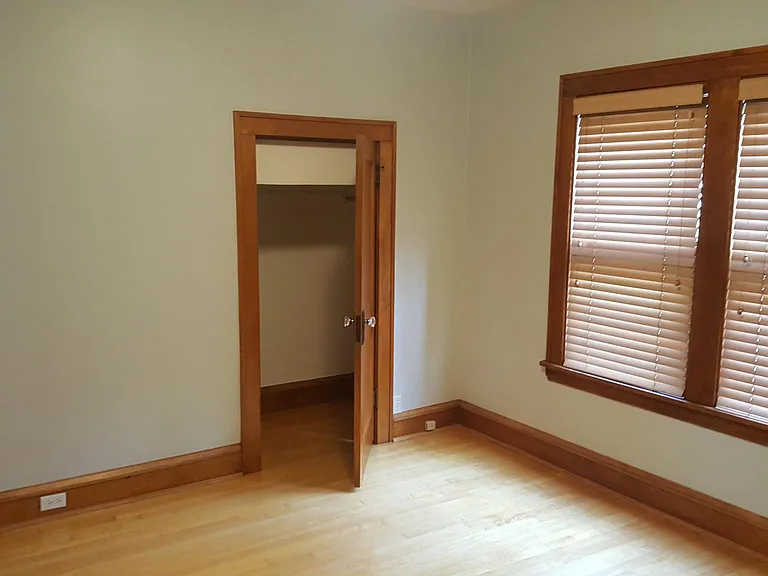 4409 Nokomis Ave — Photo 47