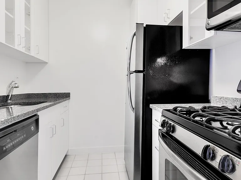 247 W 87th St #10H — Photo 3