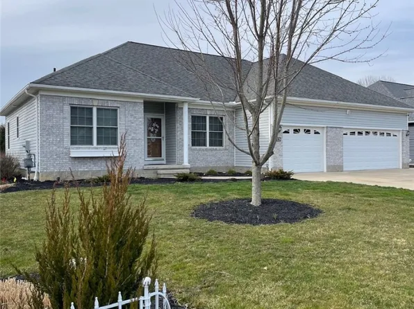 8439 Eagle Creek Dr, Garrettsville, OH 44231