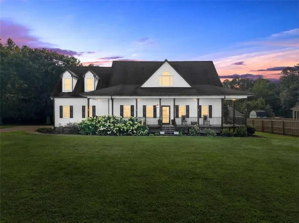 933 Boone Rd, Hoschton, GA 30548