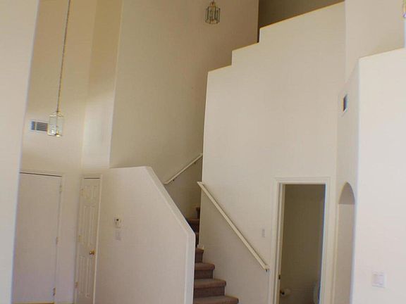 3rd image of 7068 Husky Dr NE