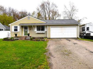 329 Gamma Rd, Walled Lake, MI 48390