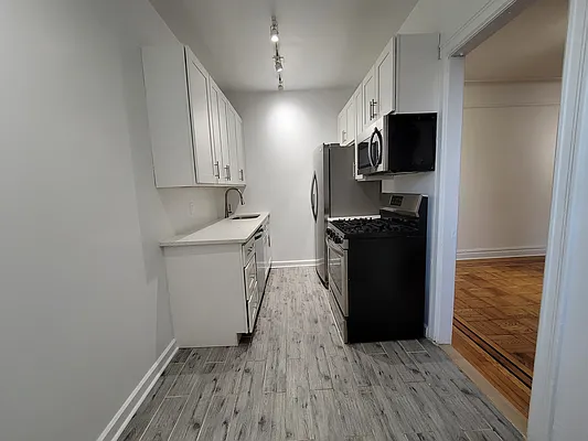 Rented by R New York | media 12