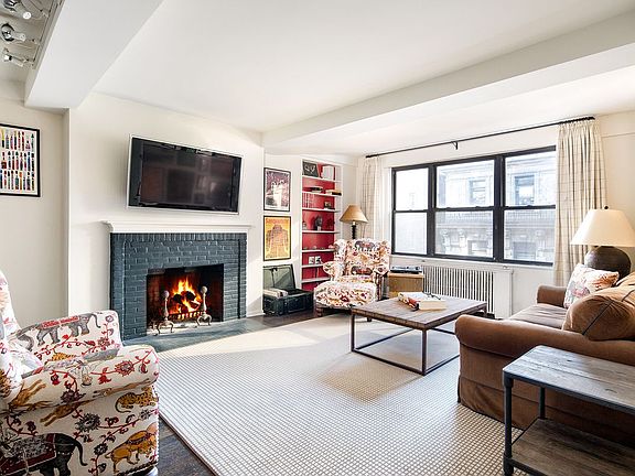 2nd image of 140 E 28th St APT 6F