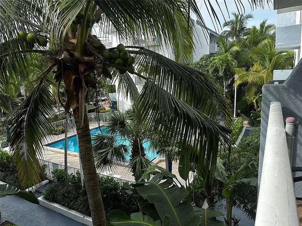 1801 S Treasure Dr APT 305, North Bay Village, FL 33141