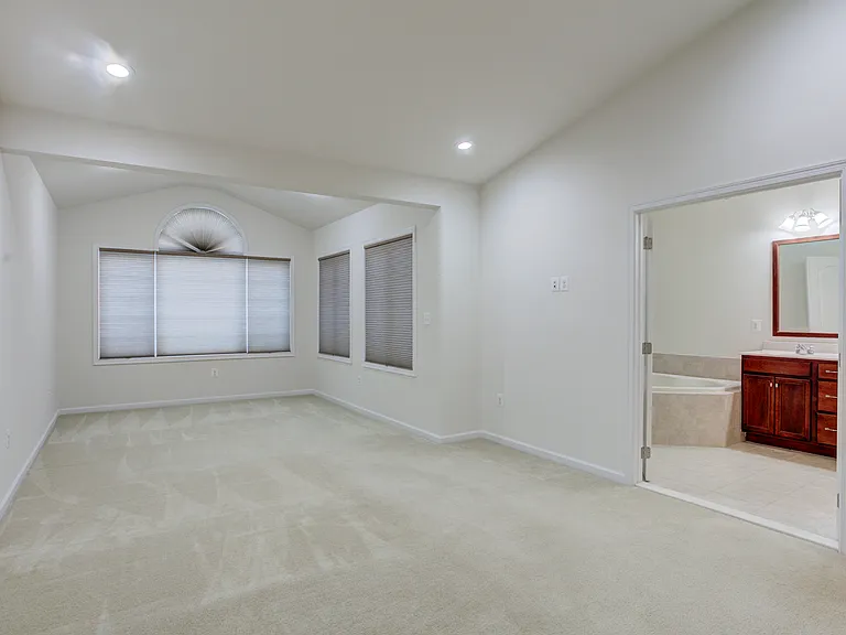 43276 Mitcham Sq — Photo 15