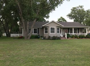 7202 Hickory Way, Hutchinson, KS 67502