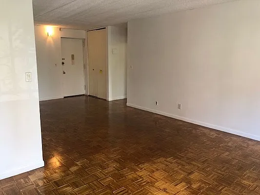 Rented by 18 REALTY | media 27