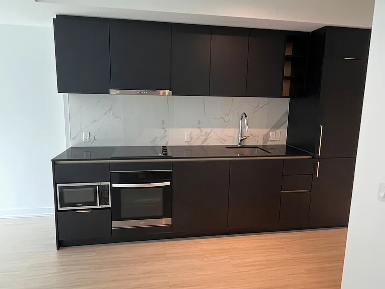 8 Wellesley St W #901 — Photo 3