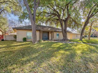 16 Meadow Ln, Del Rio, TX 78840