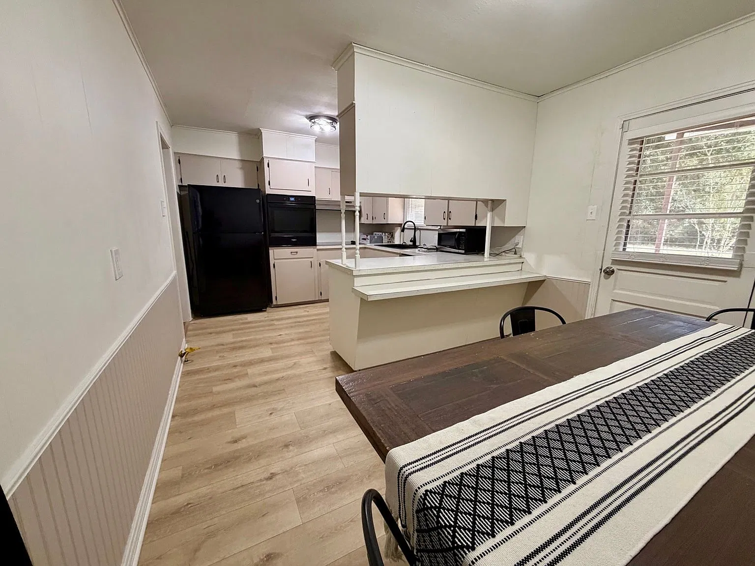 Meta-2-Bedroom 1-Bath Furnished with all Utilities — Photo 4