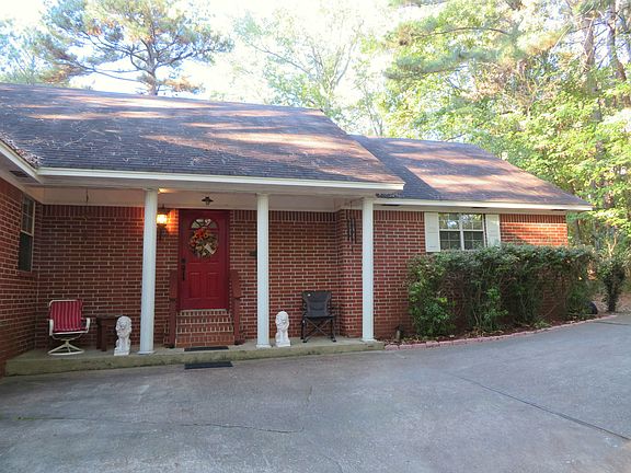 4th image of 1030 Evergreen Dr