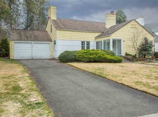 1304 E Overbluff Rd, Spokane, WA 99203