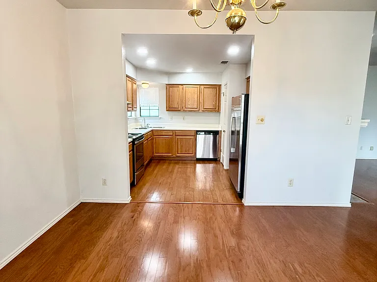 11839 Parliament St #1422 — Photo 7