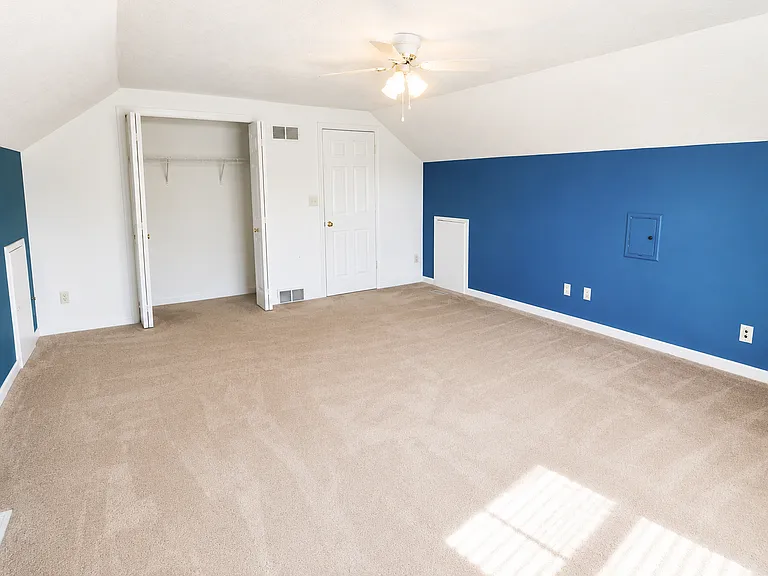 243 Newfield Cir — Photo 15