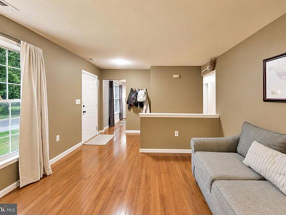 3rd image of 5507 Skipjack Ct