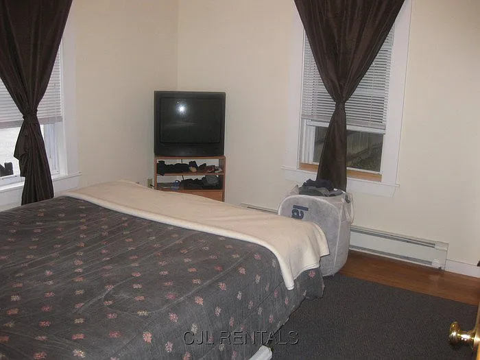 376 Crescent St #1 — Photo 16